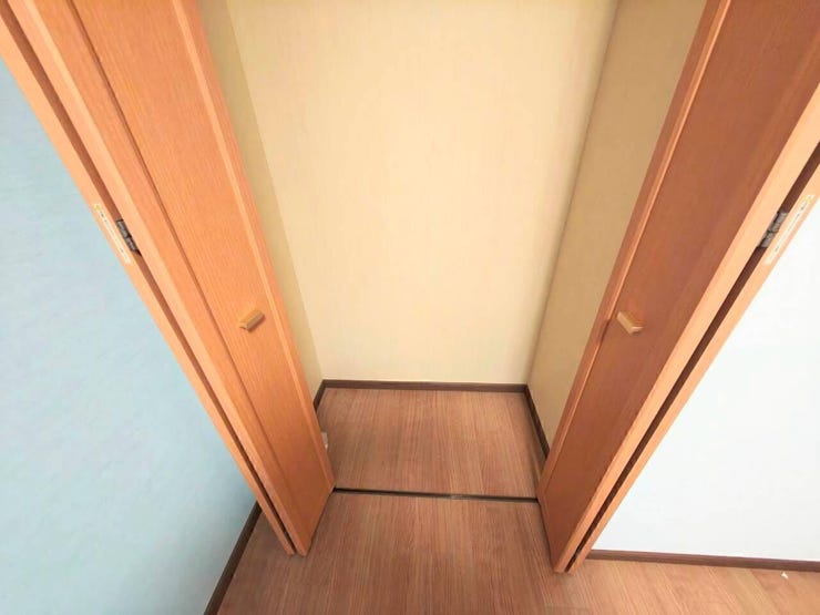 全居室にクローゼットがあります♪
家具を最小限にしてお部屋を広くすっきりとお使いいただけます。