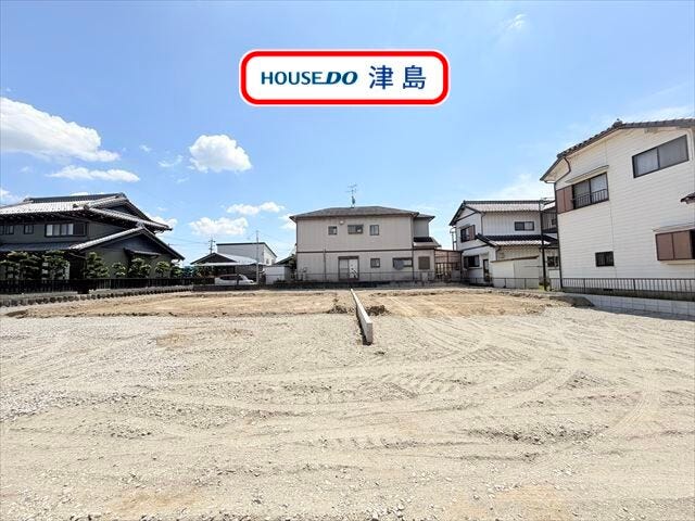 【外観写真】
17帖LDKはキッチン奥に洗面室・浴室を配置した家事動線に優れたレイアウトです。LDKに隣接した4.5帖洋室の扉を開けると21.5帖の広々とした空間でゆったりと快適に過ごせます。