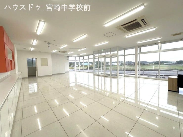 AIで家具、小物を消しています。