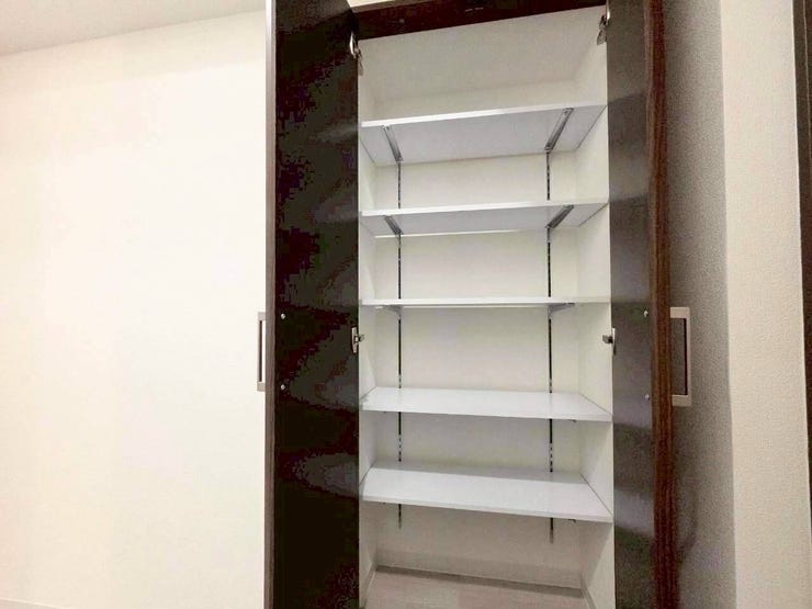 たっぷりと収納できるシューズボックス完備♪