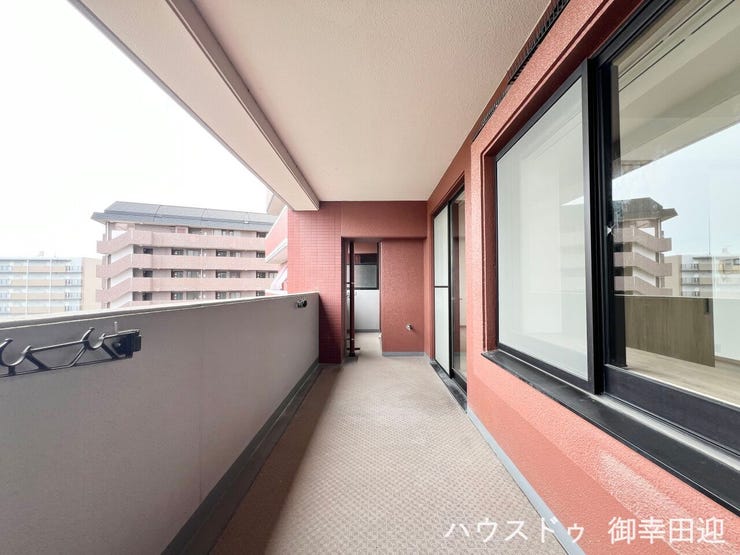 ■空の下の開放的な特等席■日光浴や読書、外の空気を感じながらリフレッシュ。暮らしを豊かにする、もう一つの心地よい空間です。