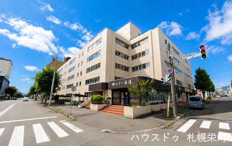 【外観】
令和8年8月フルリフォーム完成予定!88.66㎡のゆとりある3LDKに生まれ変わり、LDKは広々約18帖。南東向き・角部屋に加え、学園前駅徒歩10分、ペット相談可と魅力が詰まった一邸です♪