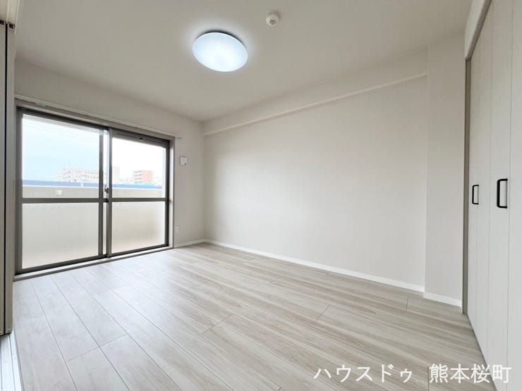 ■5.9帖洋室■寝室、書斎、趣味の部屋。家族の成長やライフスタイルに合わせ、様々な使い方ができる快適な空間です。