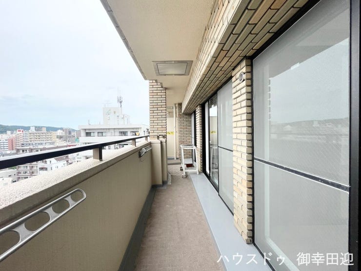 ■空の下の開放的な特等席■日光浴や読書、外の空気を感じながらリフレッシュ。暮らしを豊かにする、もう一つの心地よい空間です。