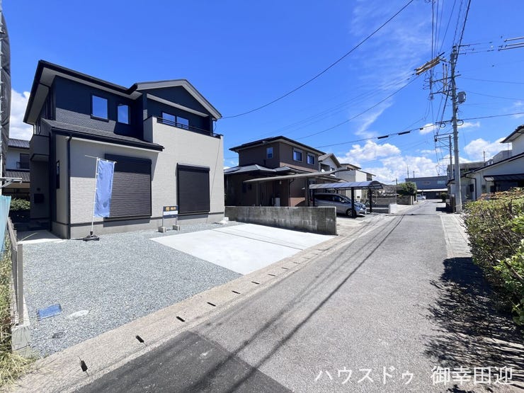 ■理想を叶える新しい暮らしの舞台■高いデザイン性と機能性を兼ね備えた住まい。ここで、家族の新しい物語が始まります。