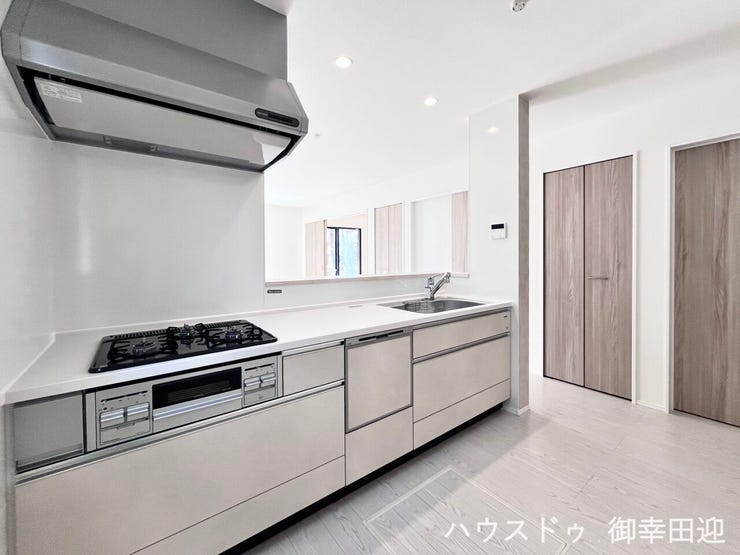 ■家族の「美味しい」が集まる舞台■高い機能性と美しいデザインを両立。料理する人も、待つ人も、笑顔になれる場所です。