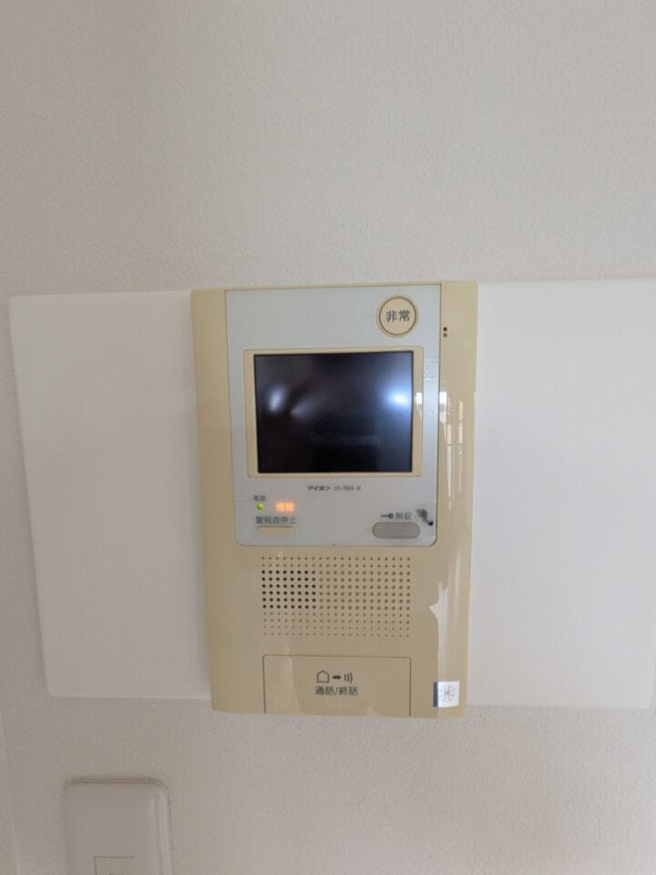 インターホンモニター(リビング設置)