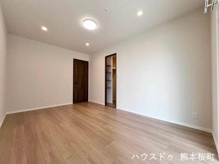 ■7.6帖洋室■寝室、書斎、趣味の部屋。家族の成長やライフスタイルに合わせ、様々な使い方ができる快適な空間です。