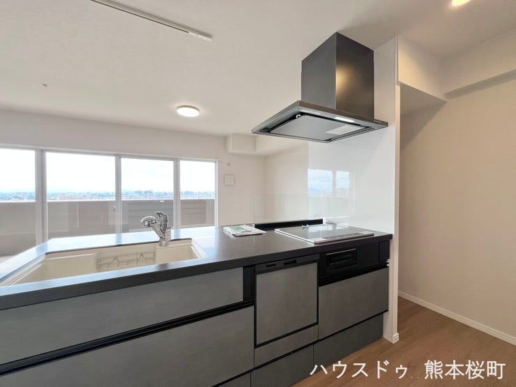 ■家族の「美味しい」が集まる舞台■高い機能性と美しいデザインを両立。料理する人も、待つ人も、笑顔になれる場所です。