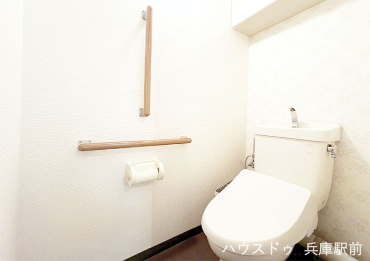 ◇独立設計で快適:洗面室を通らず、廊下から直接出入りできる独立配置のため、来客時にも気を遣わずに使用できます