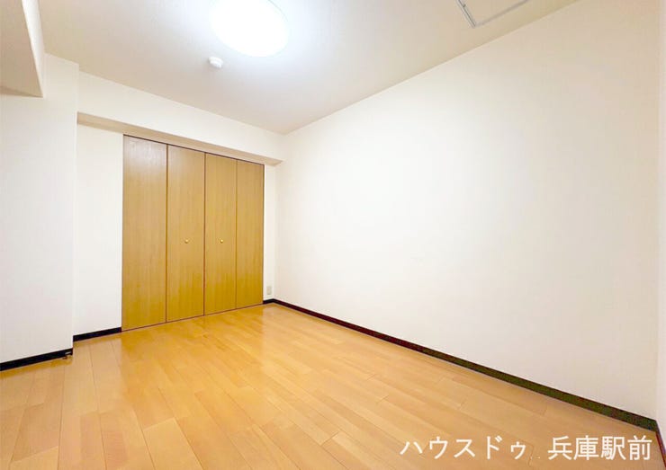 ◇大型クローゼット完備:衣類を機能的に収納できるクローゼットが設置されており、お部屋を広くすっきりと使えます 。