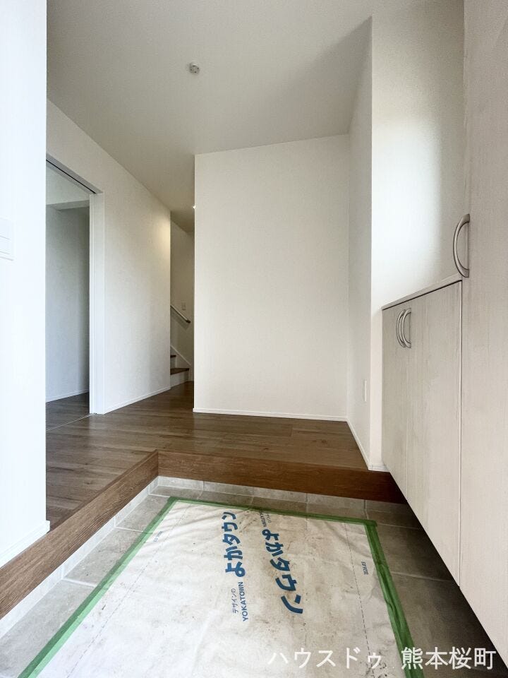 ■「しまう」が叶える美しい玄関■大容量のシューズボックスがあることでいつも整理された、気持ちの良い「家の顔」を保てます。