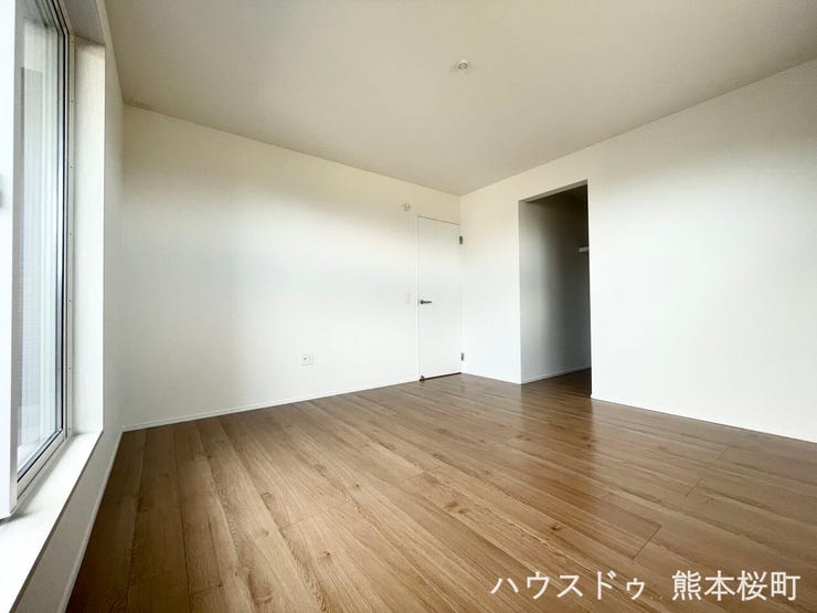 ■2階8帖洋室■心からリラックスできる静けさ、上質な眠りで、毎日をリセットします。明日への活力を養う空間です。