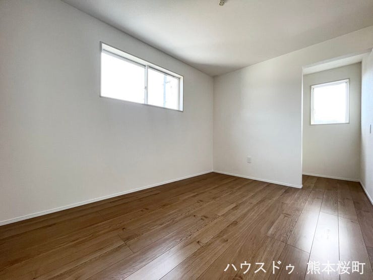 ■2階6帖洋室■寝室、書斎、趣味の部屋。家族の成長やライフスタイルに合わせ、様々な使い方ができる快適な空間です。