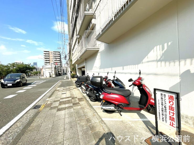 バイク置き場もございます。