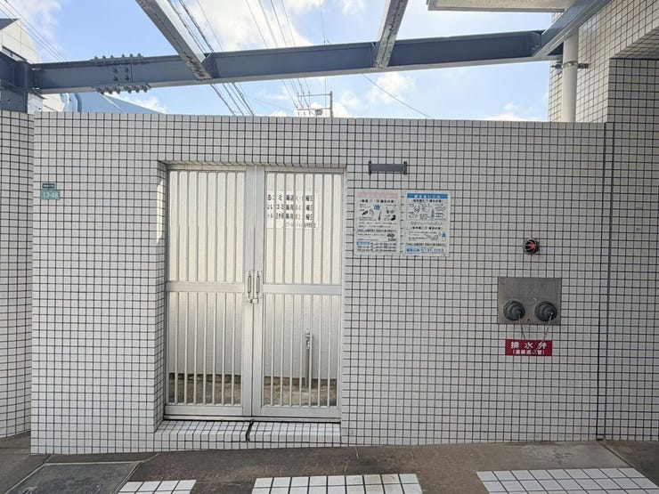 敷地内の備えられたごみステーションです