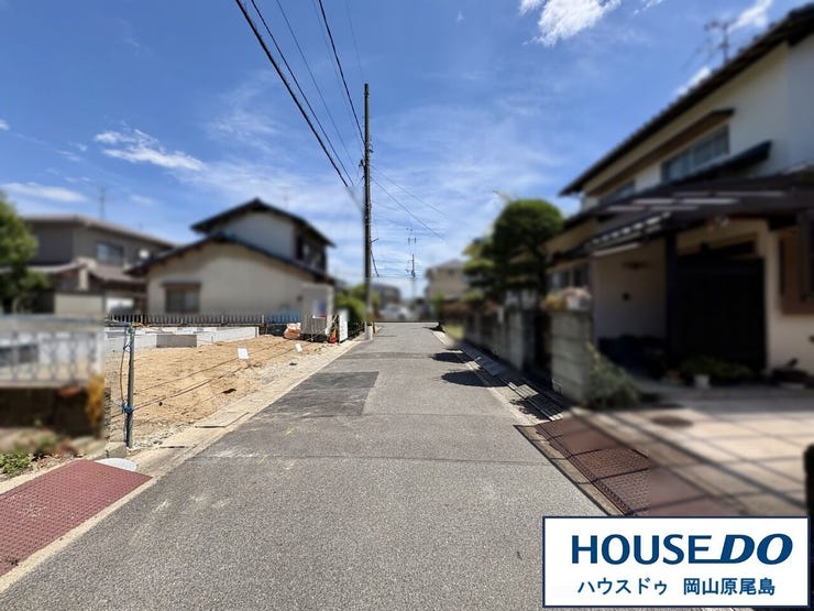 南側前面道路は、約5.0mの幅員です。