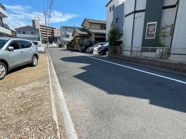 西側公道幅員約6.0mあります!