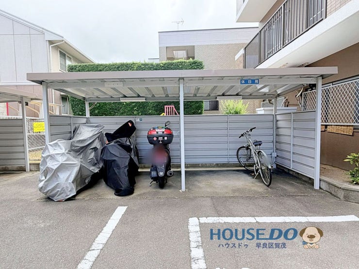 バイク置き場です