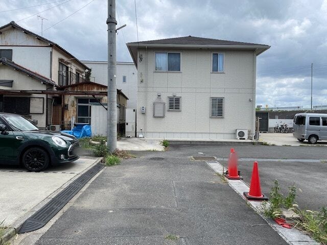 気になる方は、ご案内させていただきます。
お気軽にお問い合わせください。
お問い合わせは「ハウスドゥ 清須」まで!
名鉄新清洲駅から西へ。十六銀行さんの前です!