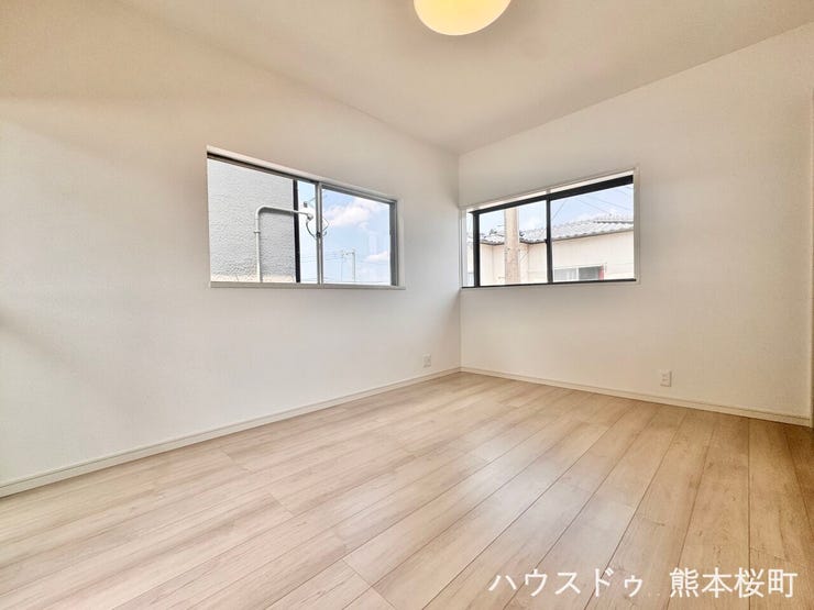 ■2階洋室①■寝室、書斎、趣味の部屋。家族の成長やライフスタイルに合わせ、様々な使い方ができる快適な空間です。