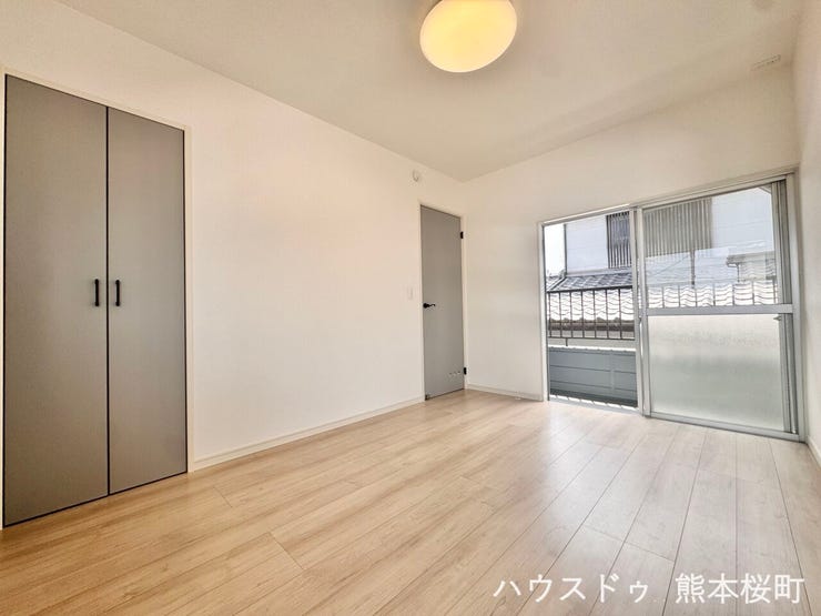 ■2階洋室②■寝室、書斎、趣味の部屋。家族の成長やライフスタイルに合わせ、様々な使い方ができる快適な空間です。