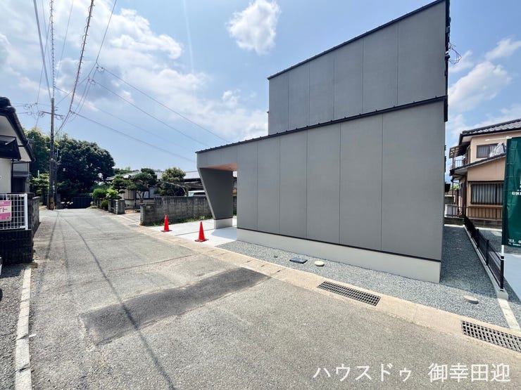 ■理想を叶える新しい暮らしの舞台■高いデザイン性と機能性を兼ね備えた住まい。ここで、家族の新しい物語が始まります。