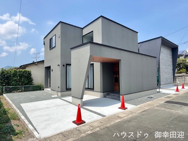 ■車と趣味の幅が広がる場所■単なる駐車スペースではない、洗車やタイヤ交換、DIYにも使える多目的な屋外スペースです。