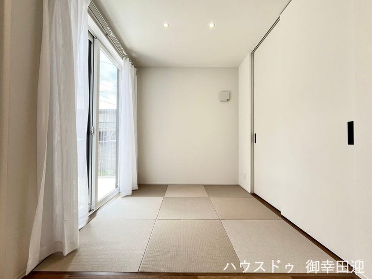 ■1階3.1帖畳コーナー■ゲストをもてなし、昼寝や家事にも使える、畳のぬくもりが心地よい多目的万能スペース。