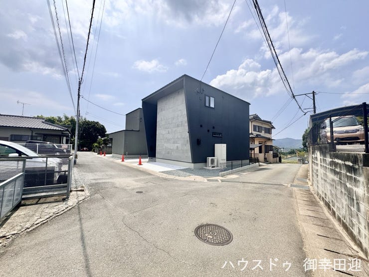 ■理想を叶える新しい暮らしの舞台■高いデザイン性と機能性を兼ね備えた住まい。ここで、家族の新しい物語が始まります。