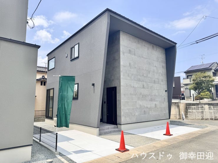 ■車と趣味の幅が広がる場所■単なる駐車スペースではない、洗車やタイヤ交換、DIYにも使える多目的な屋外スペースです。
