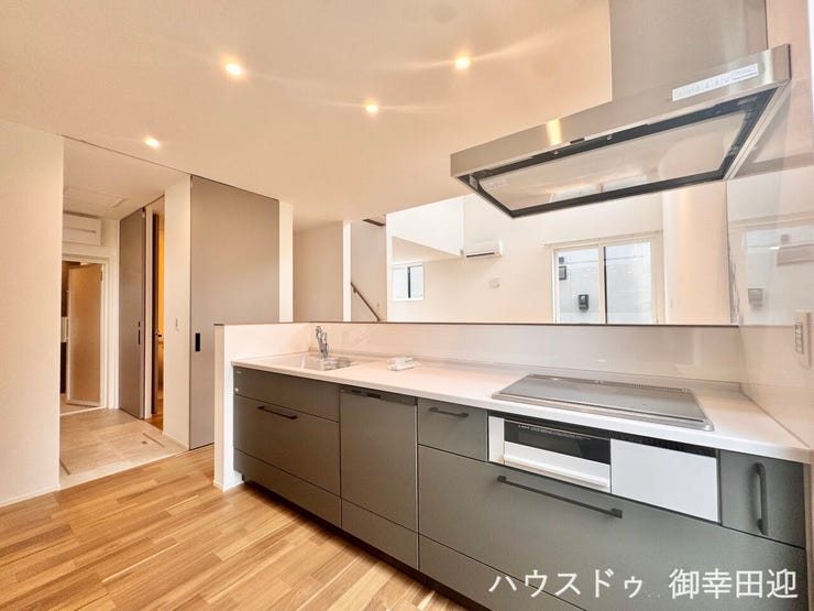 ■家族の「美味しい」が集まる舞台■高い機能性と美しいデザインを両立。料理する人も、待つ人も、笑顔になれる場所です。