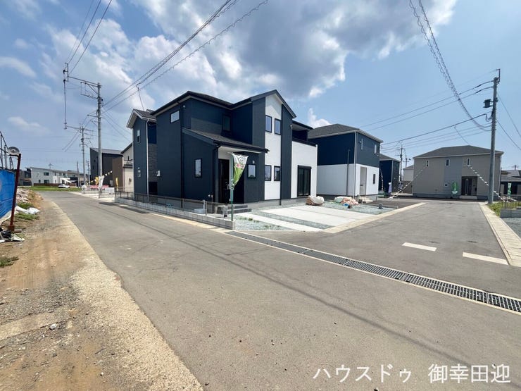 ■理想を叶える新しい暮らしの舞台■高いデザイン性と機能性を兼ね備えた住まい。ここで、家族の新しい物語が始まります。