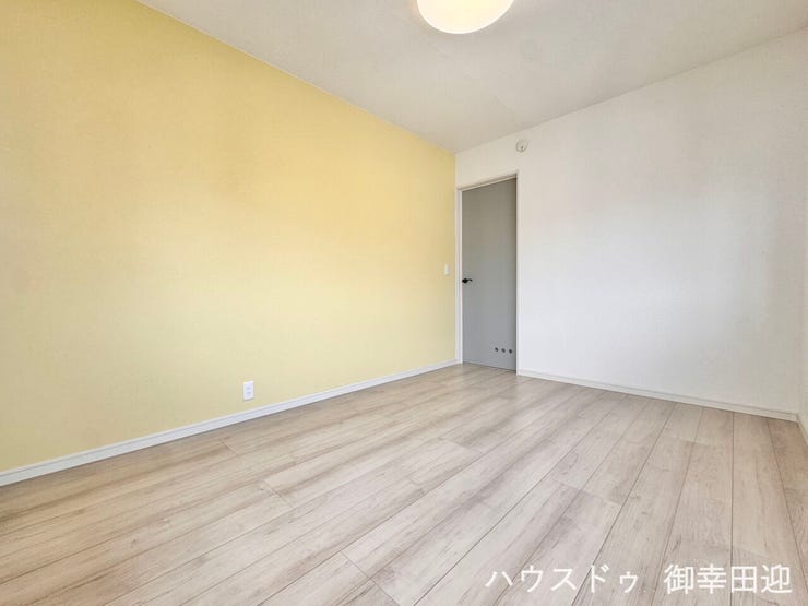 ■2階洋室①■寝室、書斎、趣味の部屋。家族の成長やライフスタイルに合わせ、様々な使い方ができる快適な空間です。
