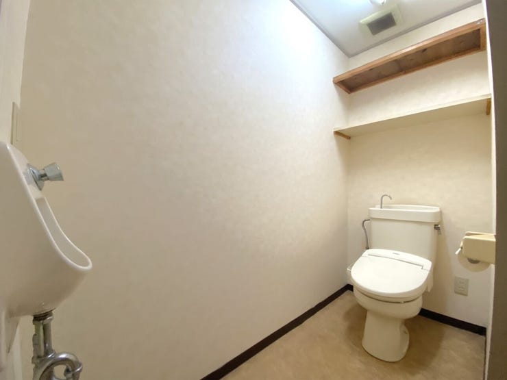 洗面も完備したお手洗いです!
