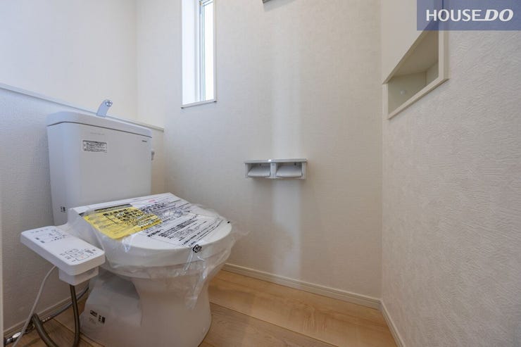 同メーカー施工例、各階、温水シャワー付きトイレ完備♪
