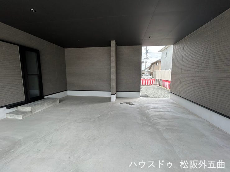 ガレージ内