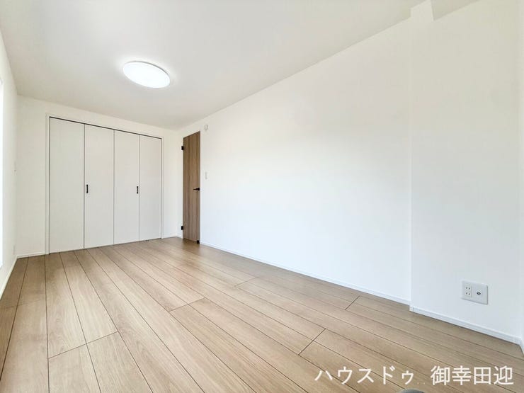 ■2階7.1帖洋室■心からリラックスできる静けさ、上質な眠りで、毎日をリセットします。明日への活力を養う空間です。