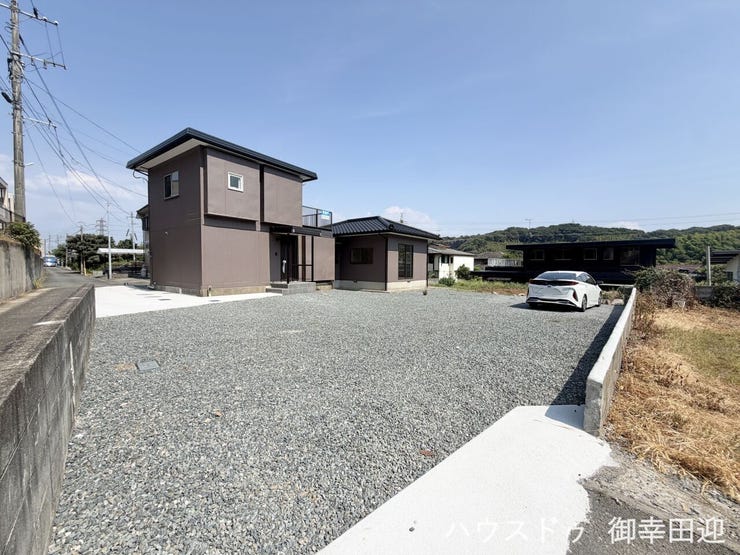 ■車と趣味の幅が広がる場所■単なる駐車スペースではない、洗車やタイヤ交換、DIYにも使える多目的な屋外スペースです。