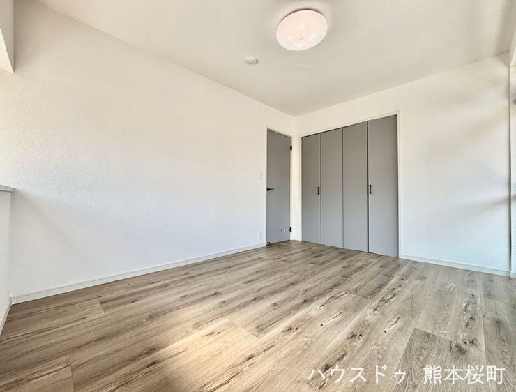 ■1階洋室■寝室、書斎、趣味の部屋。家族の成長やライフスタイルに合わせ、様々な使い方ができる快適な空間です。
