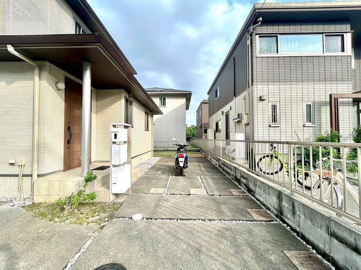 ゆったりとした駐車スペースです