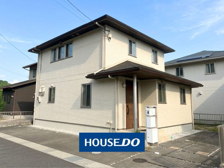 【外観】
白を基調とした明るい外観です♪