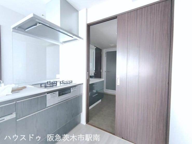 キッチンと洗面所がつながる2WAY