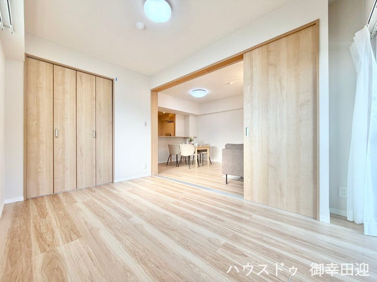 ■5.1帖洋室■心からリラックスできる静けさ、上質な眠りで、毎日をリセットします。明日への活力を養う空間です。