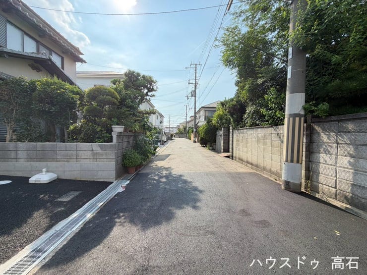見通しの良いスッキリとした前面道路