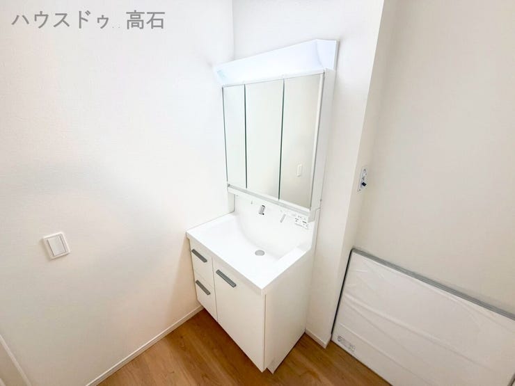 清潔感と使いやすさに配慮された洗面所で、毎日の生活を快適にサポートします。