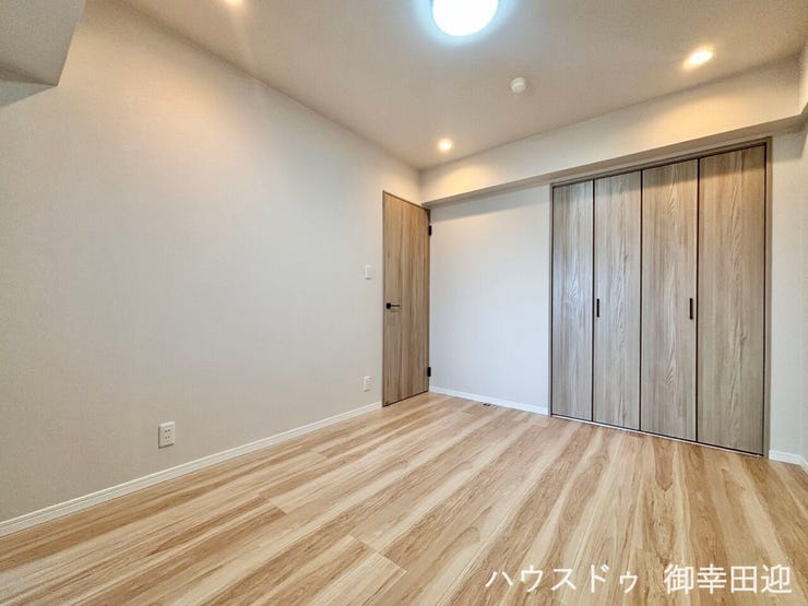 ■6.8帖洋室■心からリラックスできる静けさ、上質な眠りで、毎日をリセットします。明日への活力を養う空間です。