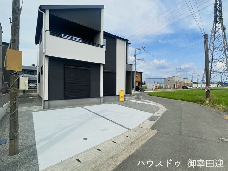■車と趣味の幅が広がる場所■単なる駐車スペースではない、洗車やタイヤ交換、DIYにも使える多目的な屋外スペースです。