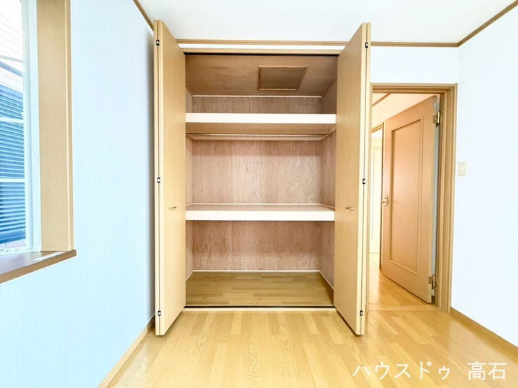 各洋室や共用部に収納を備え、生活動線を考えた使いやすい設計。