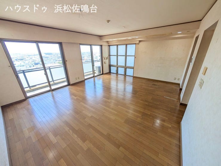 リビング・ダイニング・キッチンで約24帖、広めの空間です。